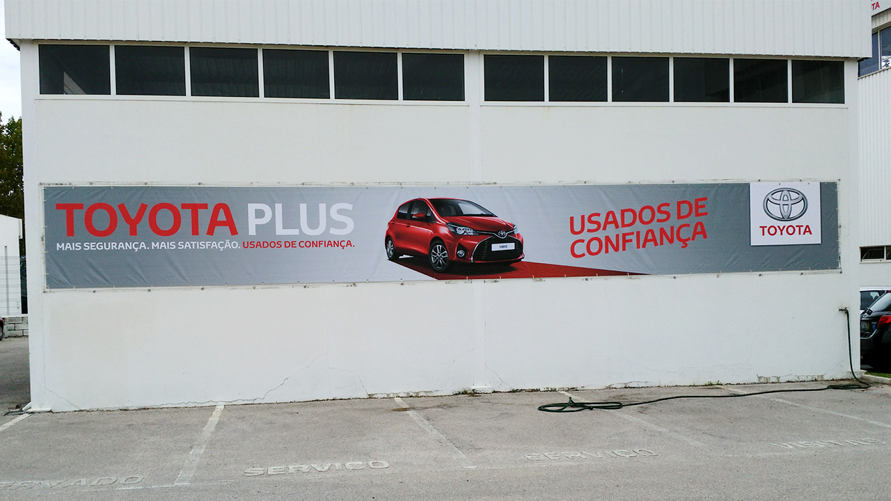 Lona_Toyota Plus